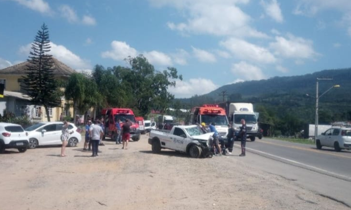 Acidente na BR-470 deixa quatro feridos em Lontras