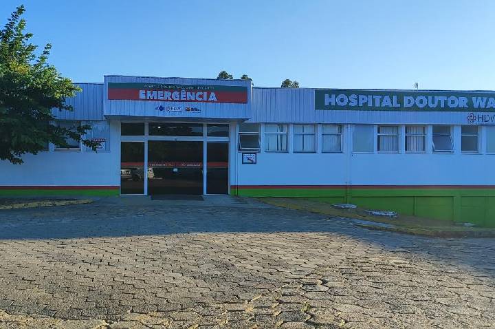 Após 7 horas aguardando por internação, paciente desiste e vai para casa após ser ignorada por médicos em Ibirama