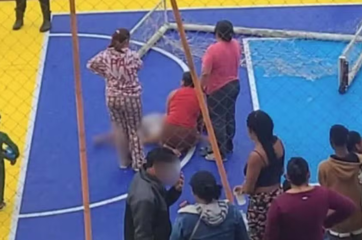 Morre menino atingido por trave em quadra esportiva