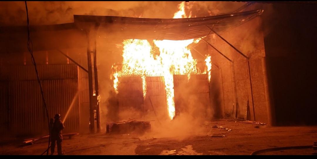 Incêndio em estufa na Br 470 km 82, cidade de Rodeio.