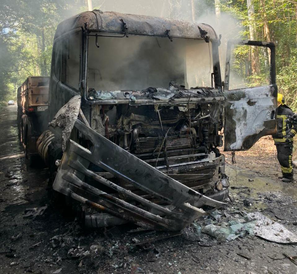 Incêndio em veículo (Carreta) em Pouso Redondo