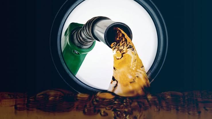 Petrobras anuncia redução no preço da gasolina, mas Santa Catarina terá aumento.