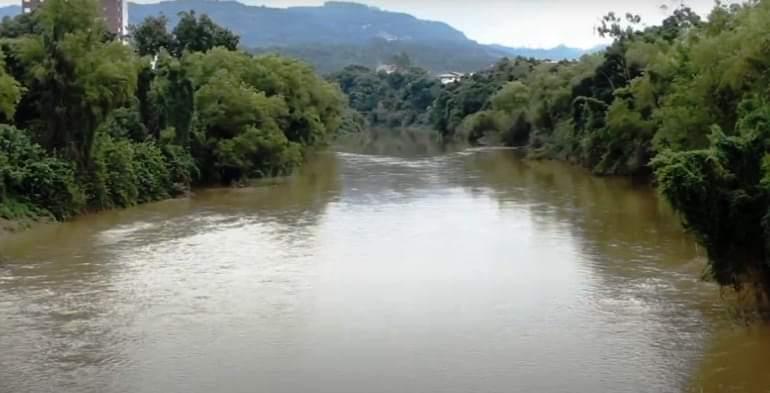 Mais partes de corpo humano são encontradas no rio Itajaí-Açu no Alto Vale.