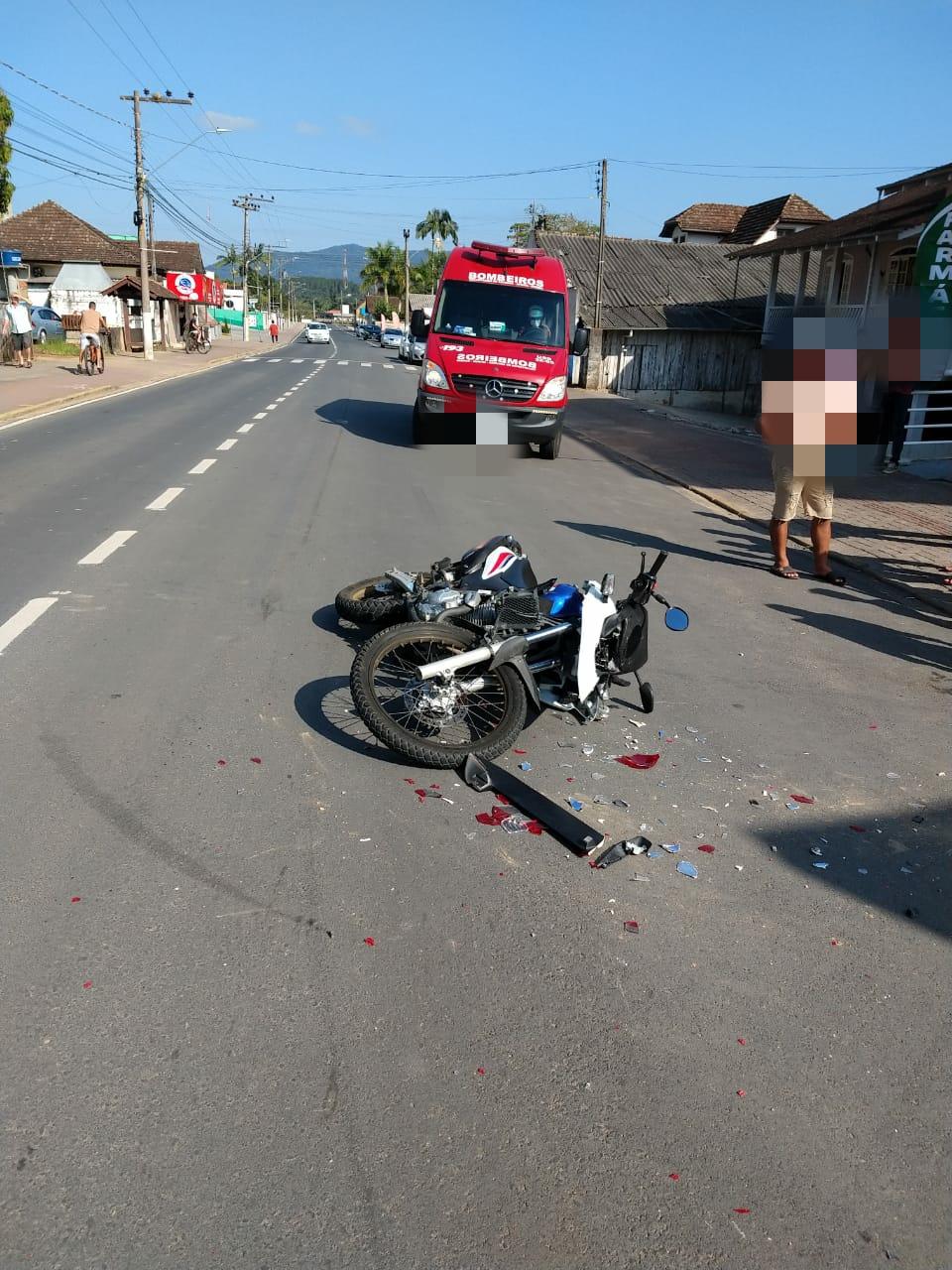 Jovem fica gravemente ferido em acidente na cidade de Rodeio.