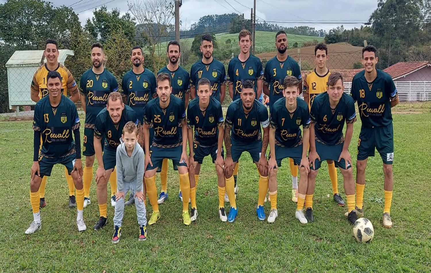 Jamaica F.C. de Rio do Sul vence amistoso contra a equipe do Aterrado em Pouso Redondo.
