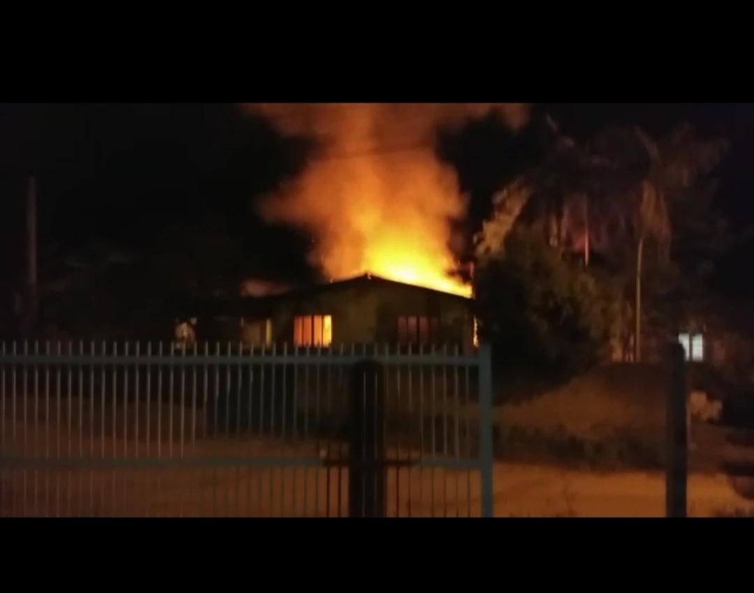 Incêndio destrói casa em Ibirama.