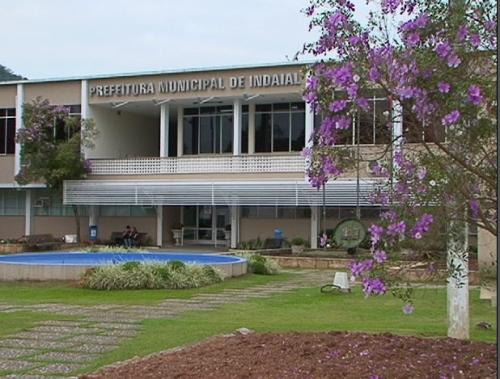 Administração municipal de Indaial afasta servidor e investiga assédio sexual dentro do prédio da prefeitura.