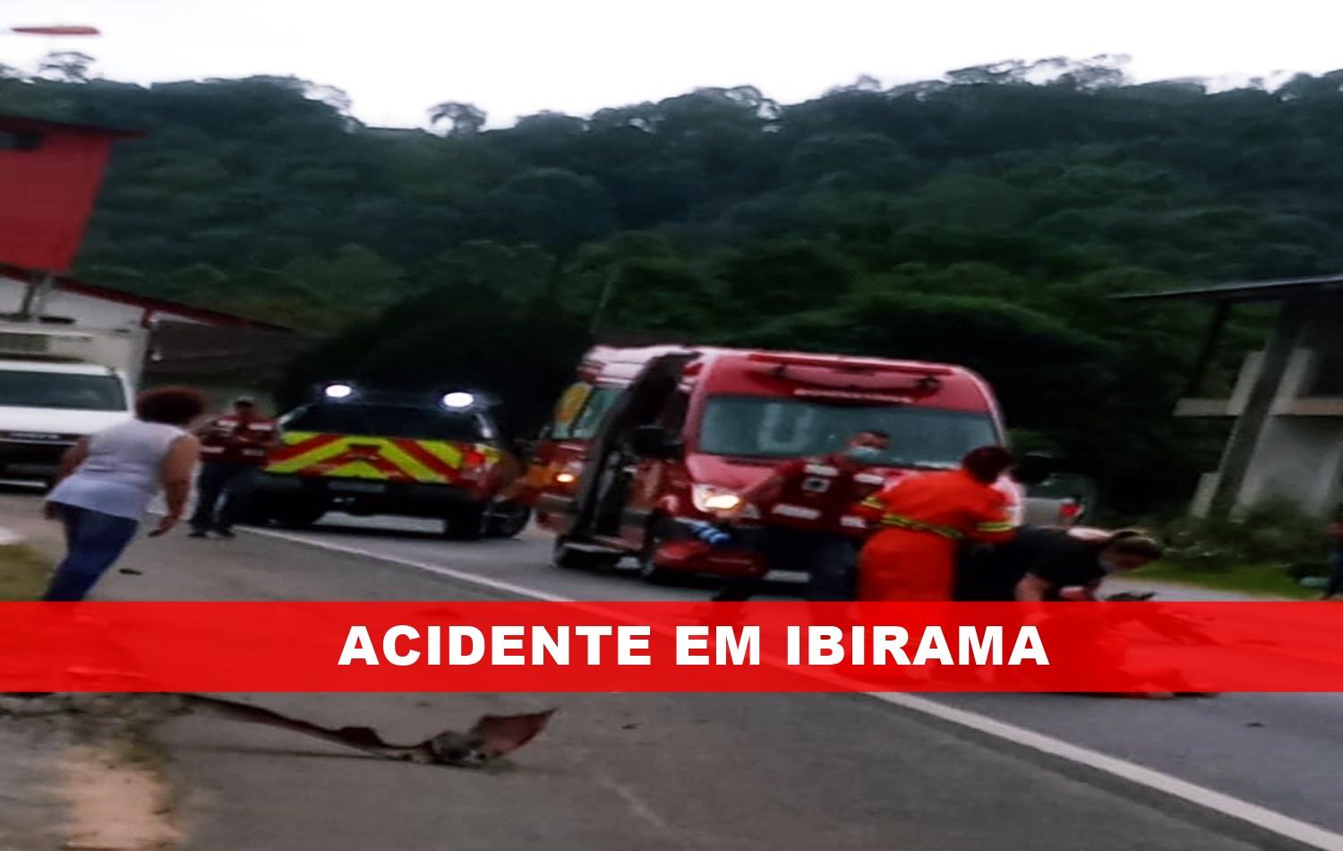 Colisão carro x moto na rua 25 de julho em Ibirama.