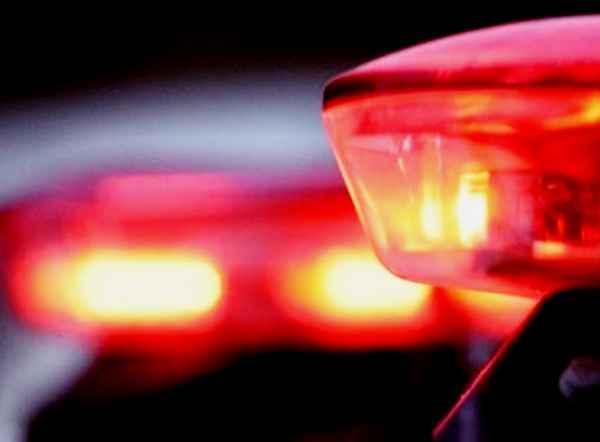 Mulher descongela geladeira e encontra corpo de bebê que estava escondido em sacola há um ano.