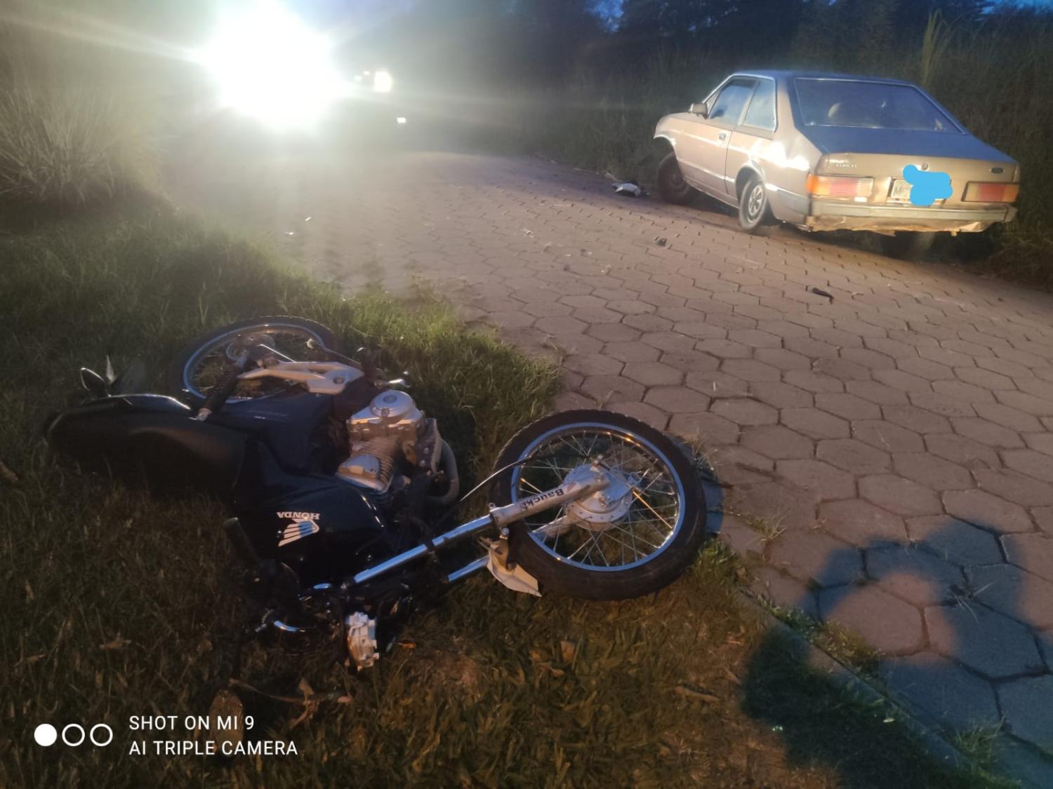 Acidente entre carro e moto deixa uma pessoa ferida em Ibirama.