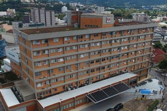Urgente! Hospital regional alto vale suspende visitas a partir desta terça-feira(11).