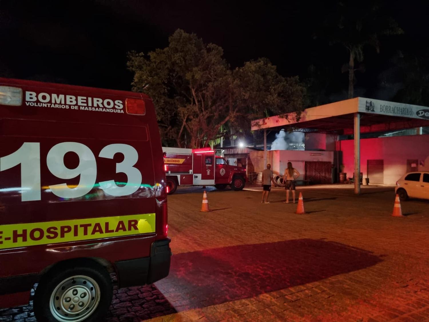 Incêndio destrói casa, os detalhes na matéria.