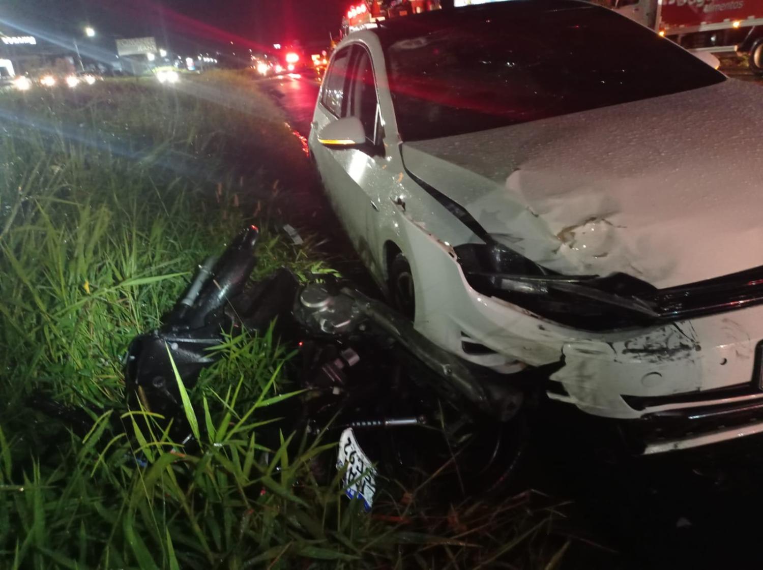 Motociclista é atropelado e Moto é arrastada por 135 metros na BR 470 em Rio do Sul.