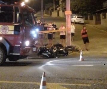 Motociclista morre em grave acidente nesta Sexta-feira.