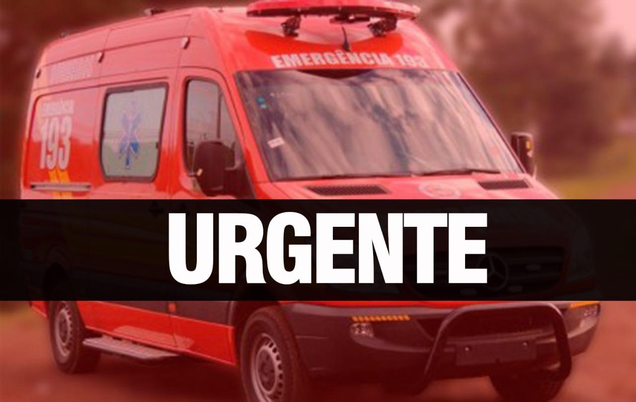 Acidente entre carro e moto no interior de Apiúna.