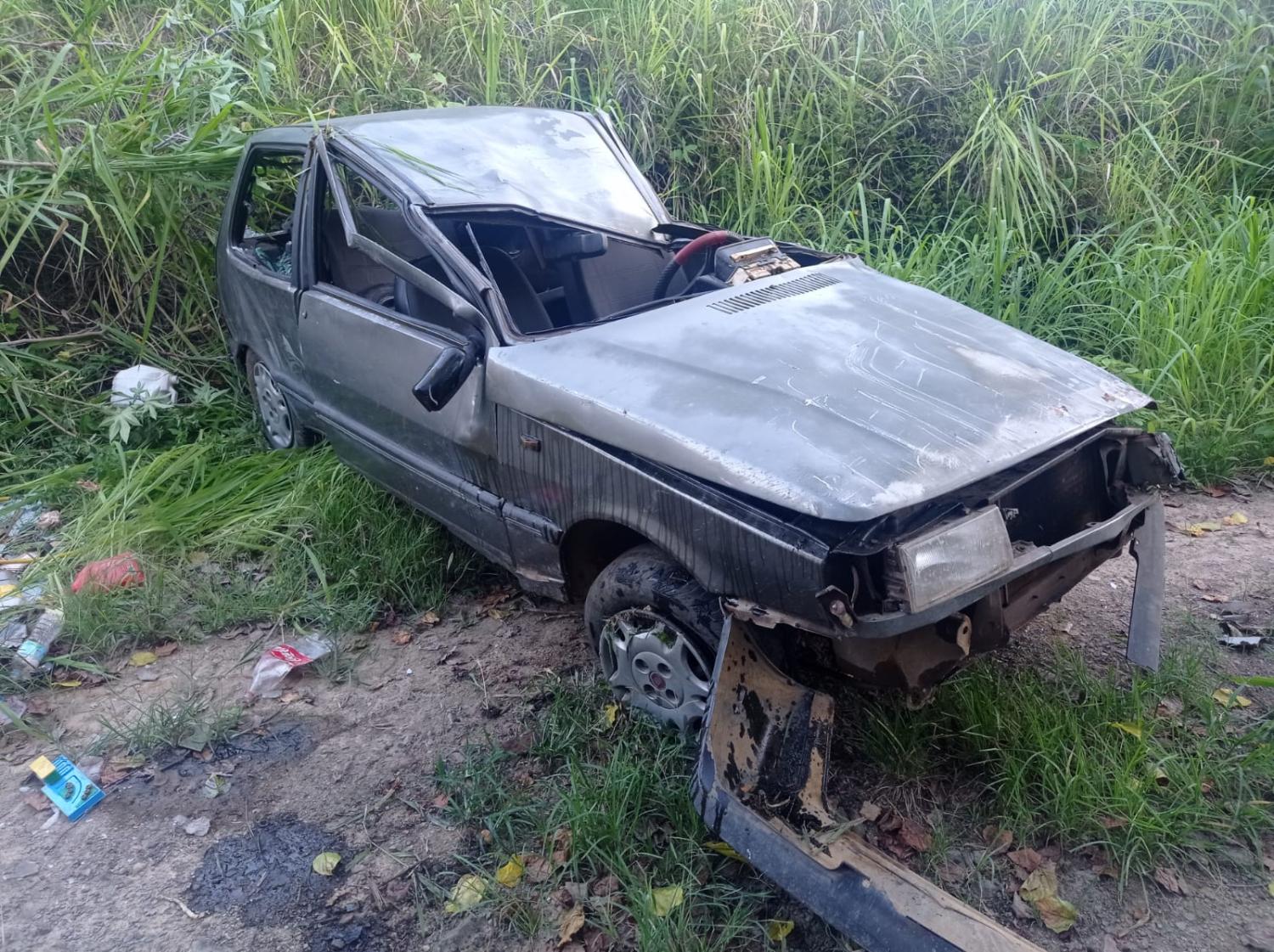Grave acidente na BR 470 em Apiúna deixa 05 pessoas feridas, entre elas uma criança.