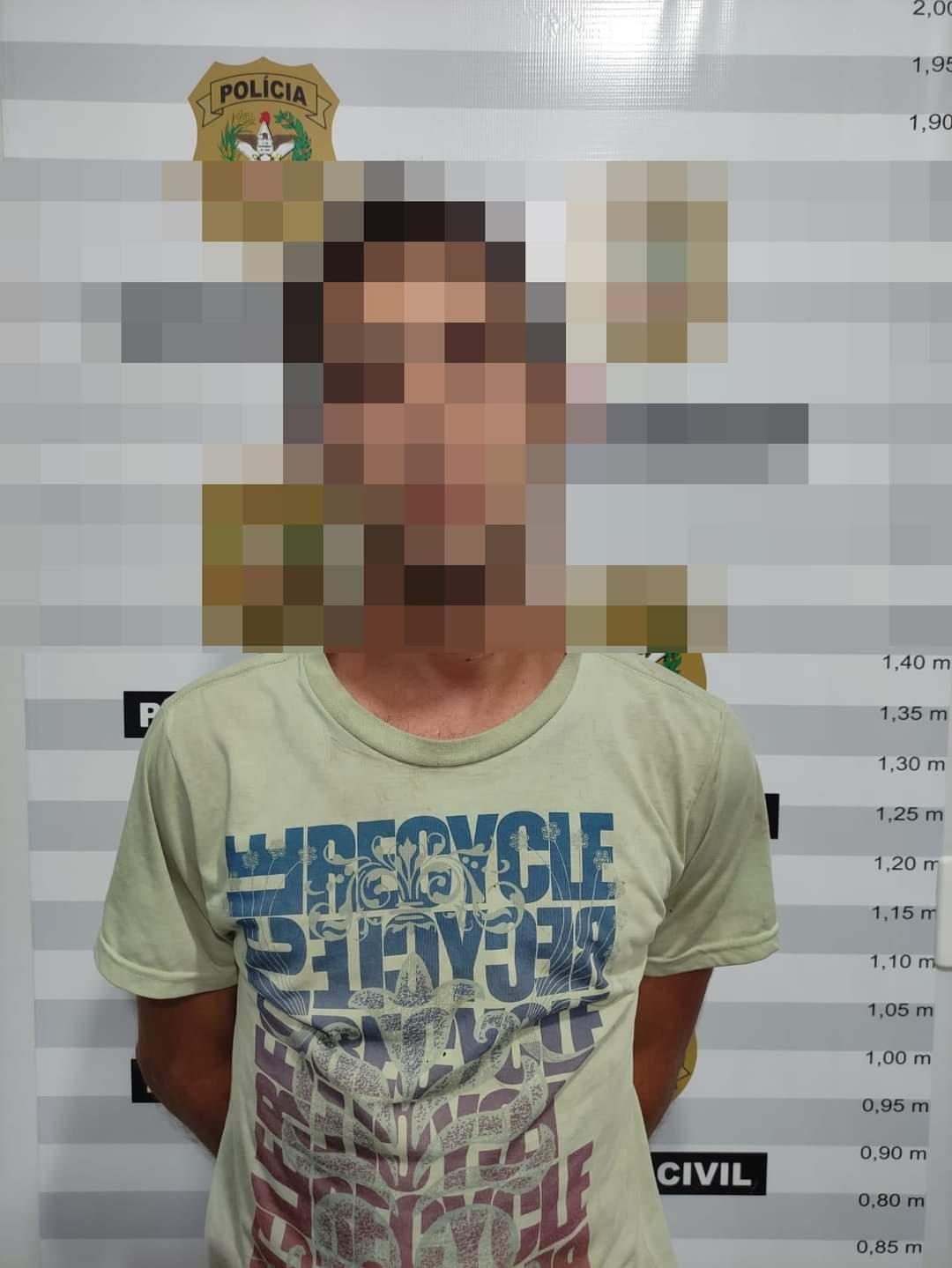 Homem é preso em Apiúna acusado de abusar sexualmente de duas crianças que eram enteadas dele.