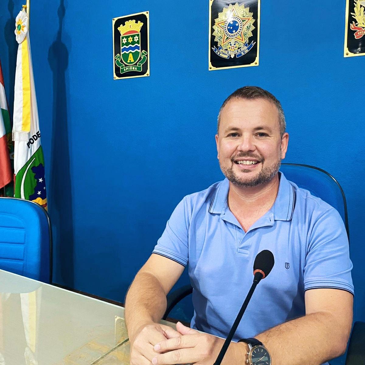 Rodrigo Bussi é eleito presidente da câmara de vereadores de Apiúna. 