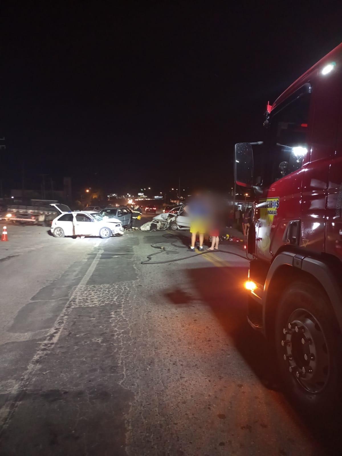 Mulher morre em grave acidente na BR 470 em Indaial.