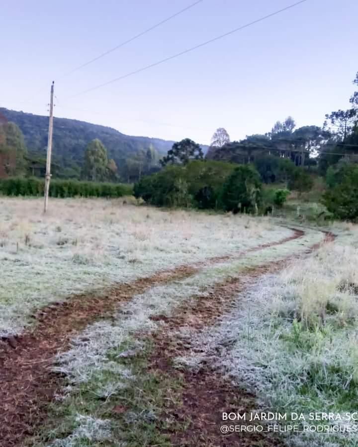 Abril chegou acompanhado pelo frio.