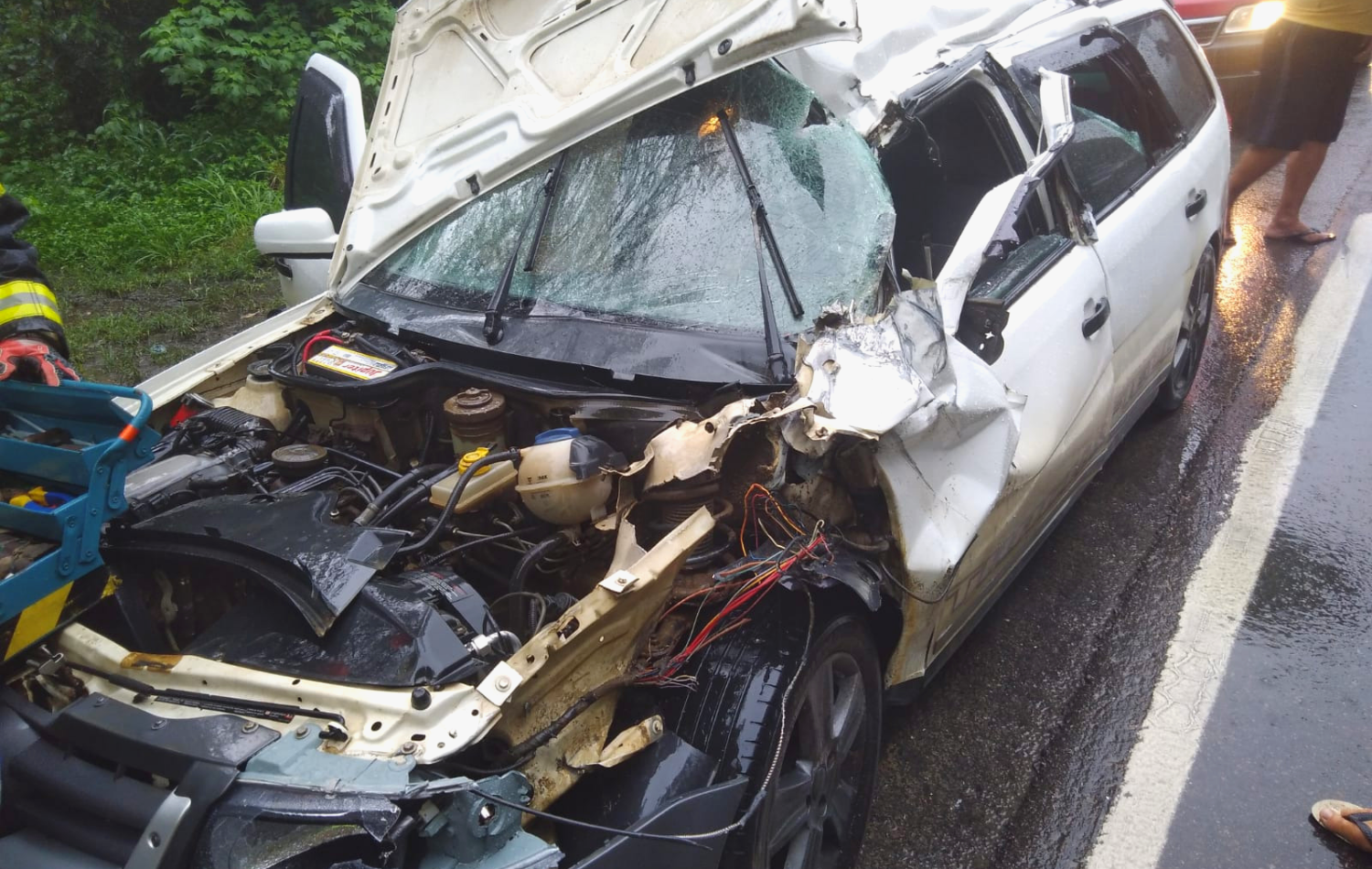 Acidente entre carro e caminhão na BR 470 local conhecido como curva da morte em Ibirama.