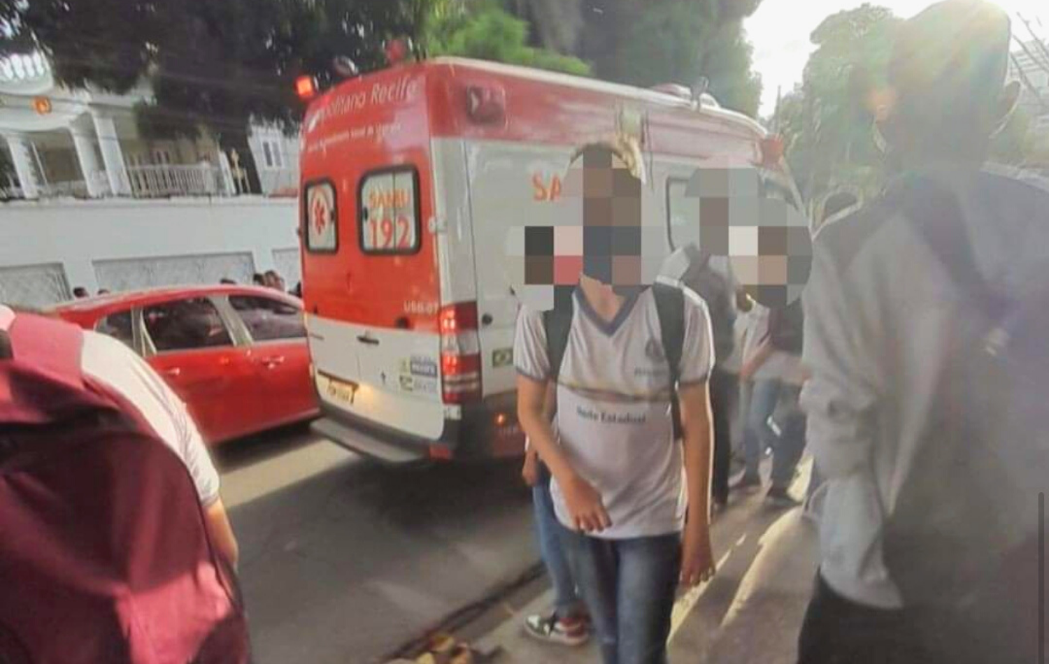 Ataque de ansiedade atinge 26 alunos ao mesmo tempo em uma escola do Recife.