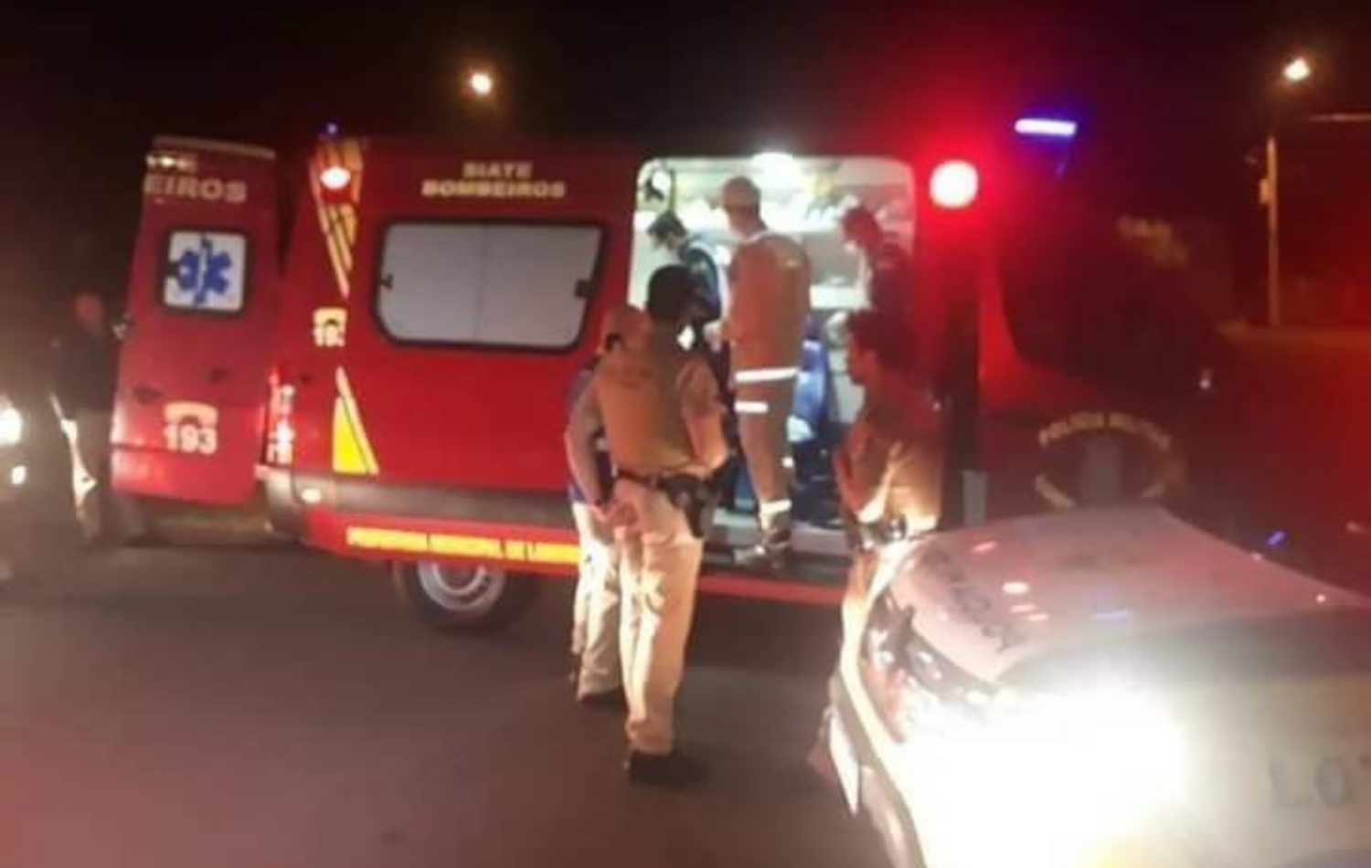 Homem atira em morador de rua por ciúmes da mulher, vítima sofreu ferimentos graves.