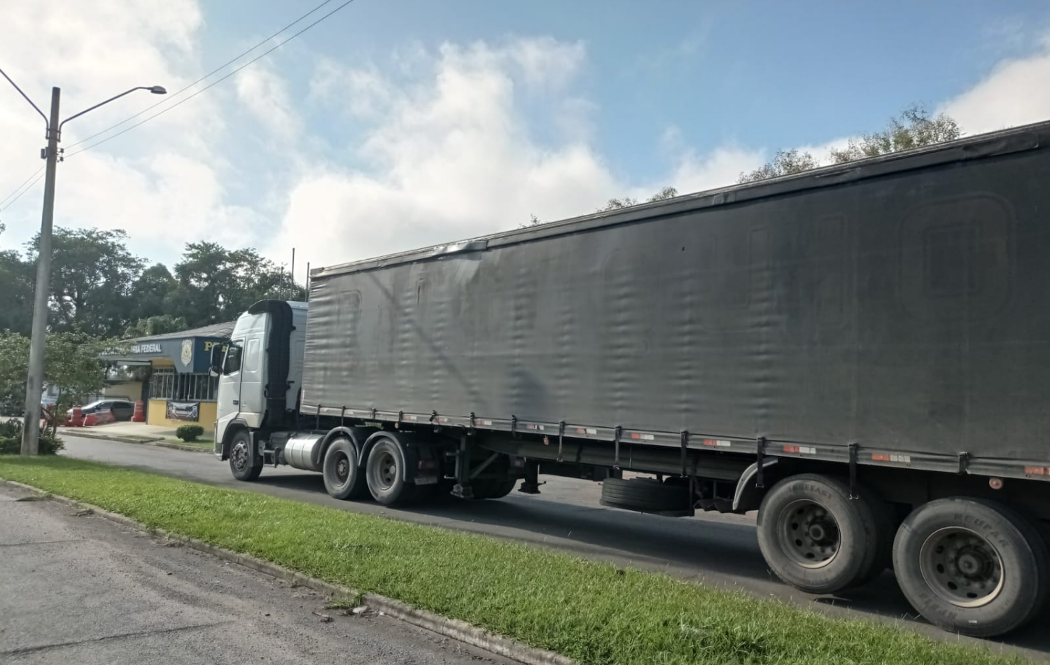 Motorista é flagrado dirigindo bêbado na BR 470 em Rio do Sul.