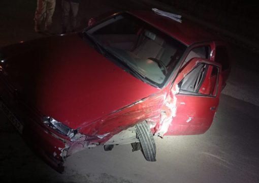 Motorista invade a pista contrária colide em carro e foge apé na BR 470 em Lontras.