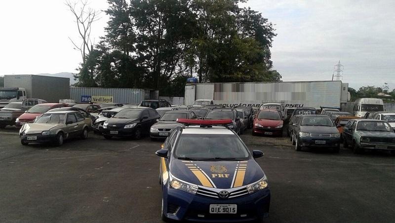 PRF promove leilões de 2.453 veículos apreendidos e de sucatas em SC.