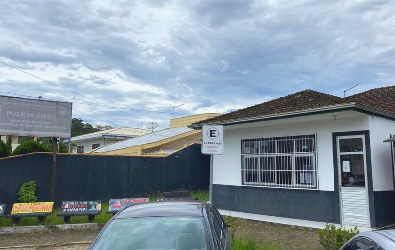 Professor é investigado por assediar alunas de 11 a 15 anos e pedir dança para melhorar notas.