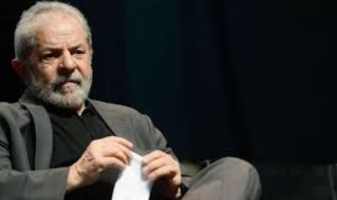Lula adia sua vinda para Santa Catarina após pedido do PSB.