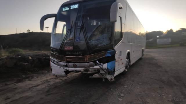 Acidente envolvendo ônibus na BR 470.