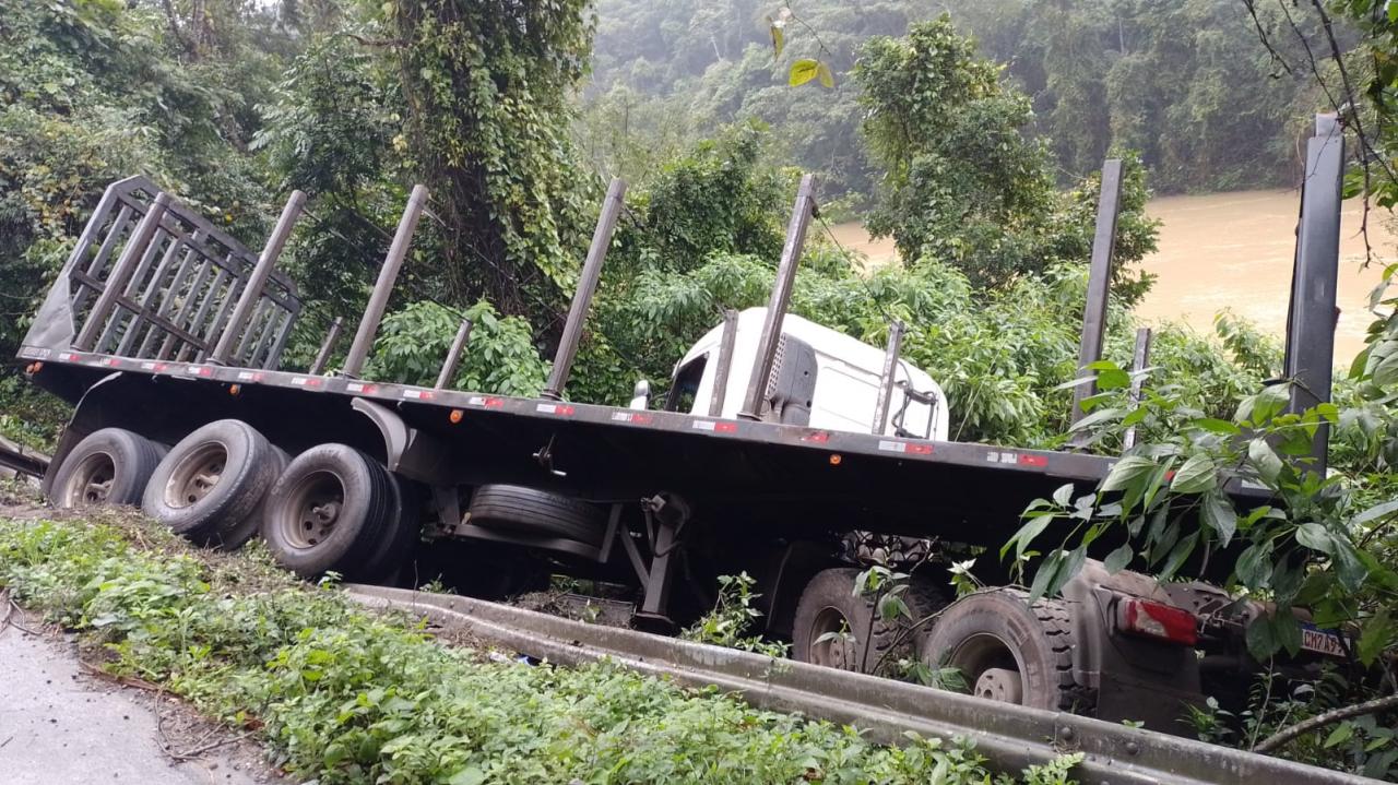 Saída de pista na BR 470 em Ibirama.