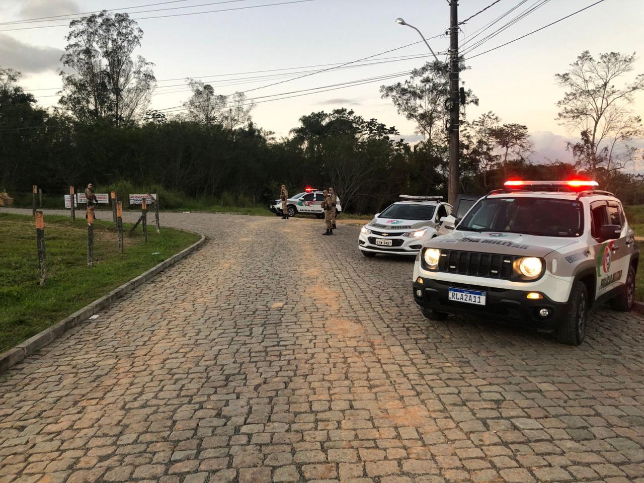 Seis carros são apreendidos  na operação impacto e ordem da Polícia Militar.