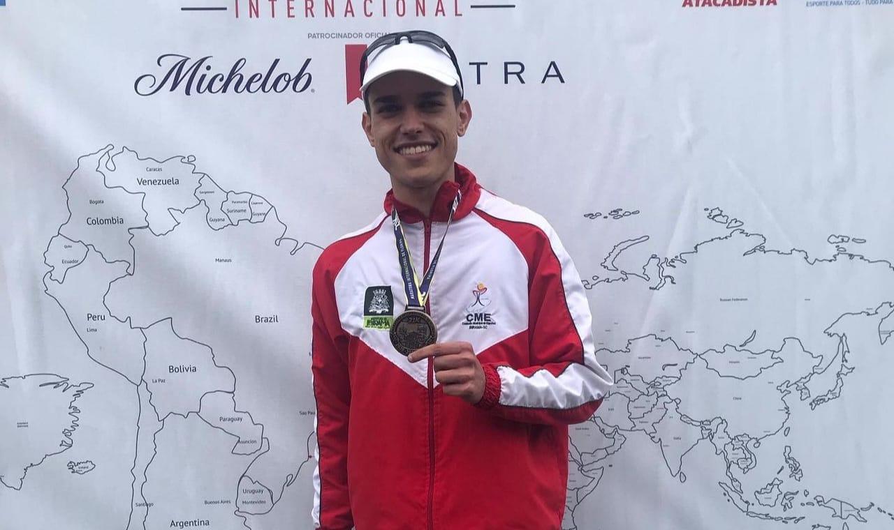 Atleta de Ibirama é destaque na meia maratona de Florianópolis.