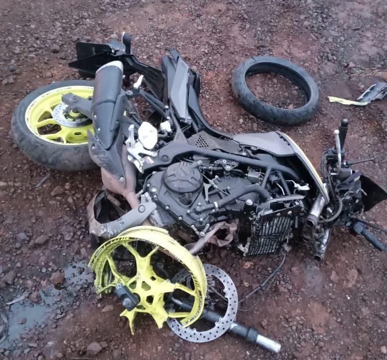 Motociclista de 24 anos morre após colidir com carro na BR-282.
