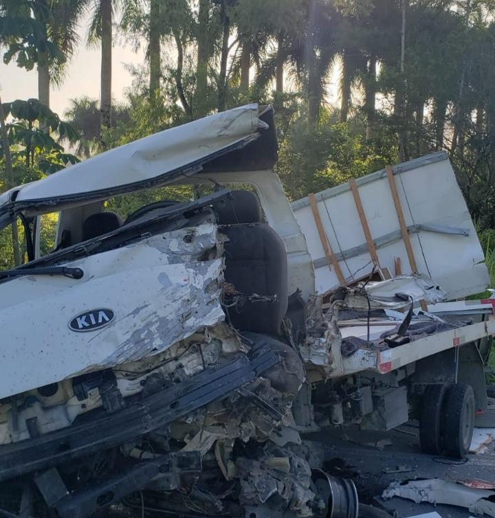 Homem morre em grave acidente na BR 470.
