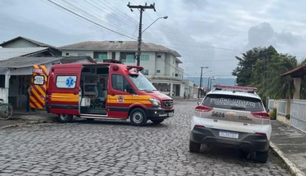 Idoso é  esfaqueado em bar no Alto Vale.