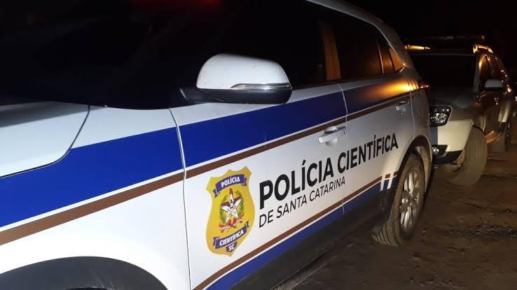 Criminoso é morto após assaltar um posto de combustível em Rio do Sul e atirar contra policiais na cidade de Laurentino.