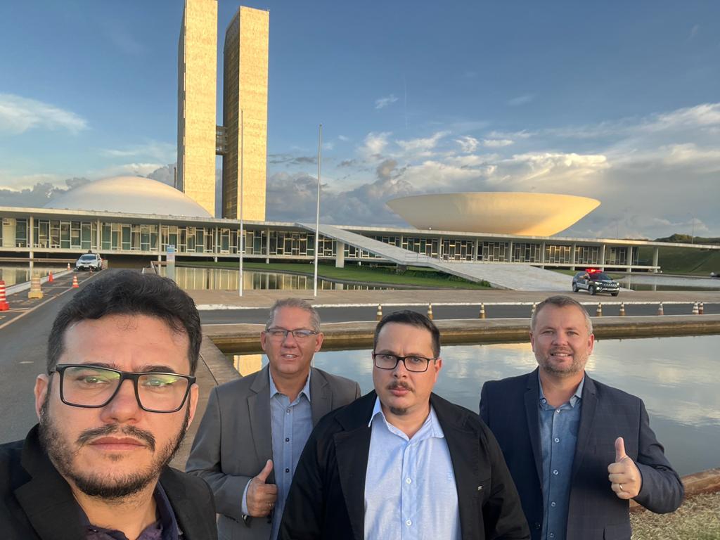 Prefeito e vereadores vão à capital federal em busca de recursos para o município de Apiúna.