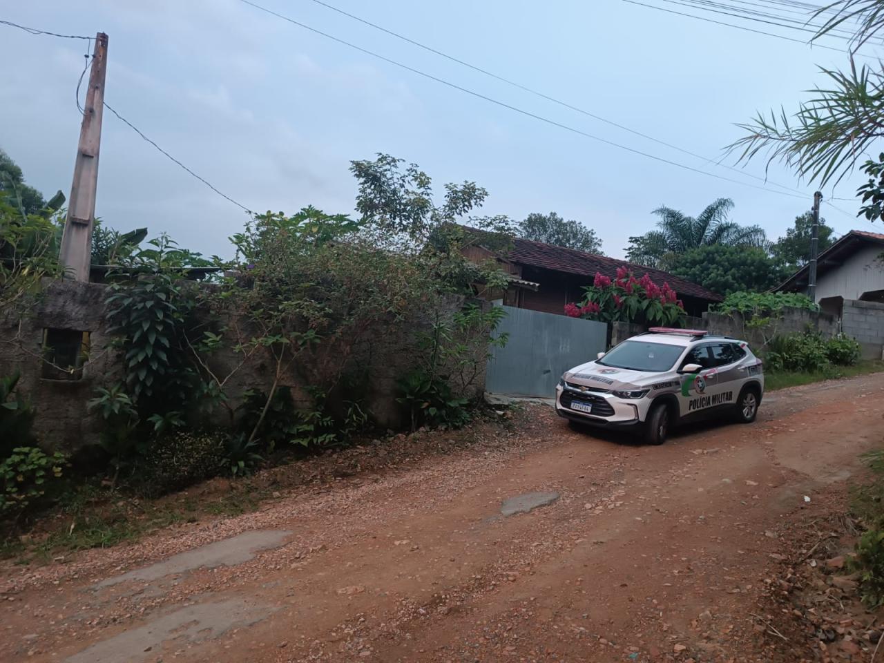 Polícia Militar de Apiúna intercepta veiculo com registro de roubo.