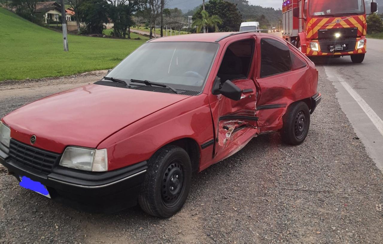 Homem fica ferido após acidente na BR-470 em Apiúna