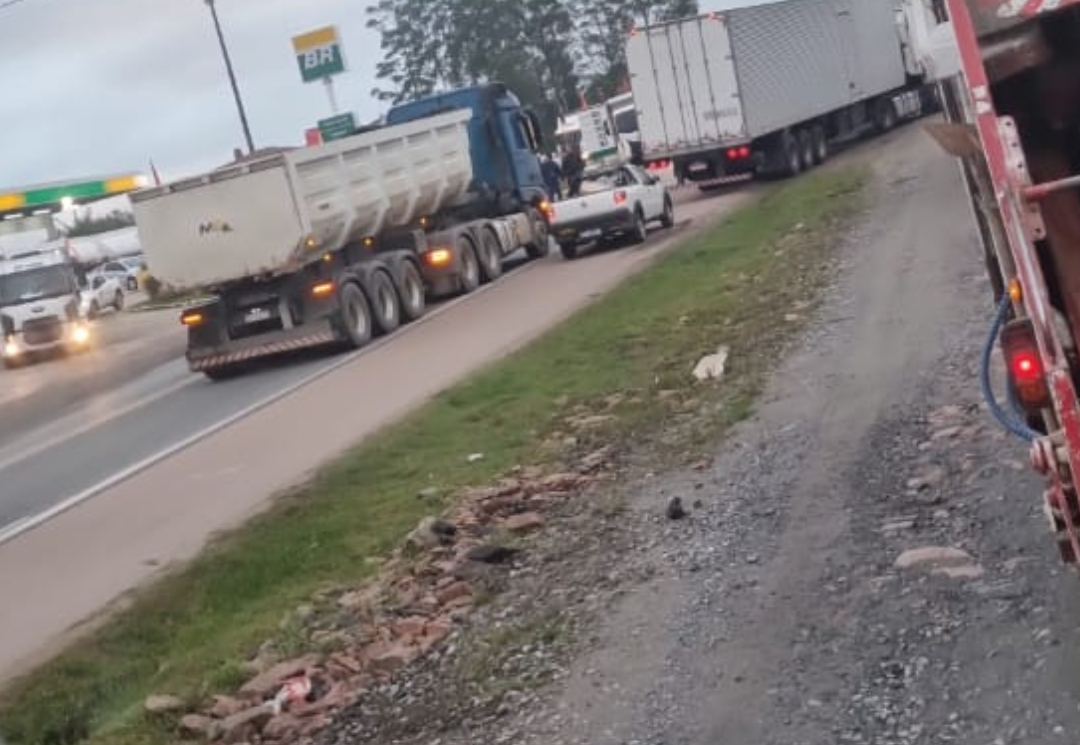 Motociclista morre em grave acidente na BR-470