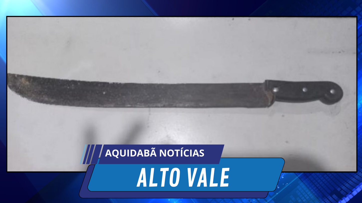 Homem é preso após ameaçar familiares com facão em Rio do Sul