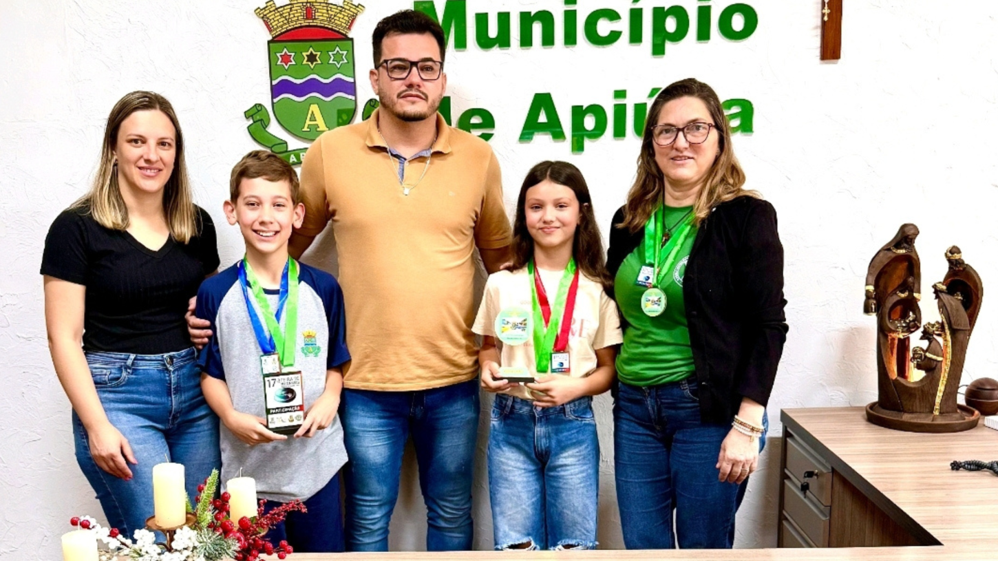 Estudantes Apiuneses são destaque em Feira Regional de Matemática