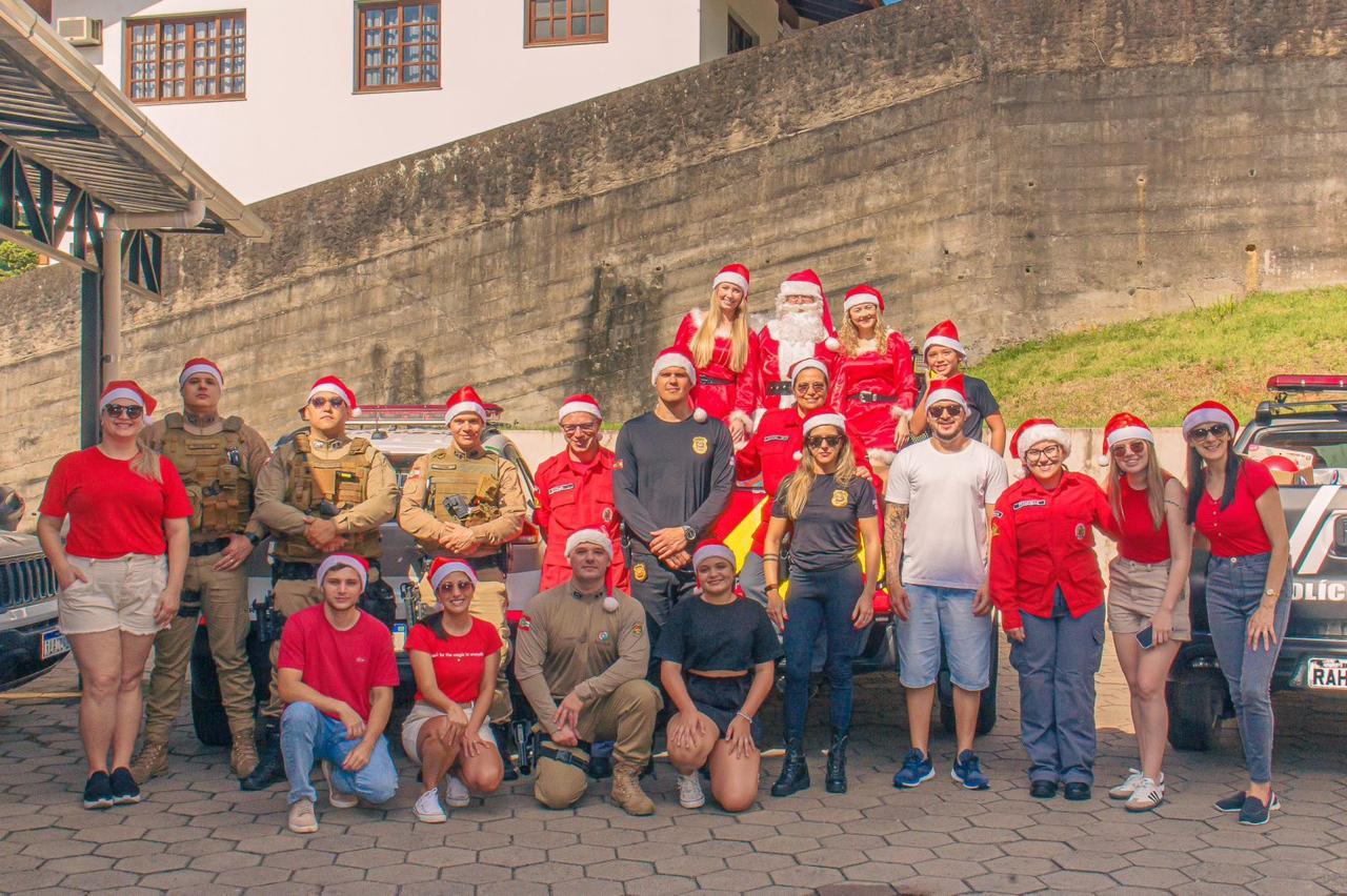 Polícia Militar, Polícia Civil e Bombeiros Voluntários promovem Natal Solidário em Ibirama