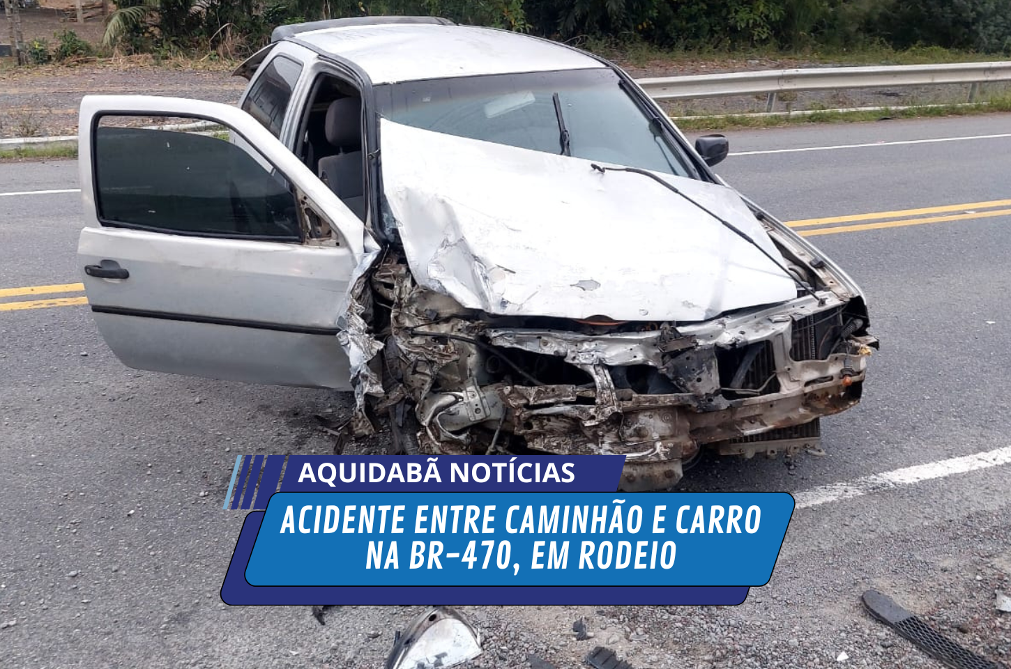 Acidente entre caminhão e carro na BR-470, em Rodeio