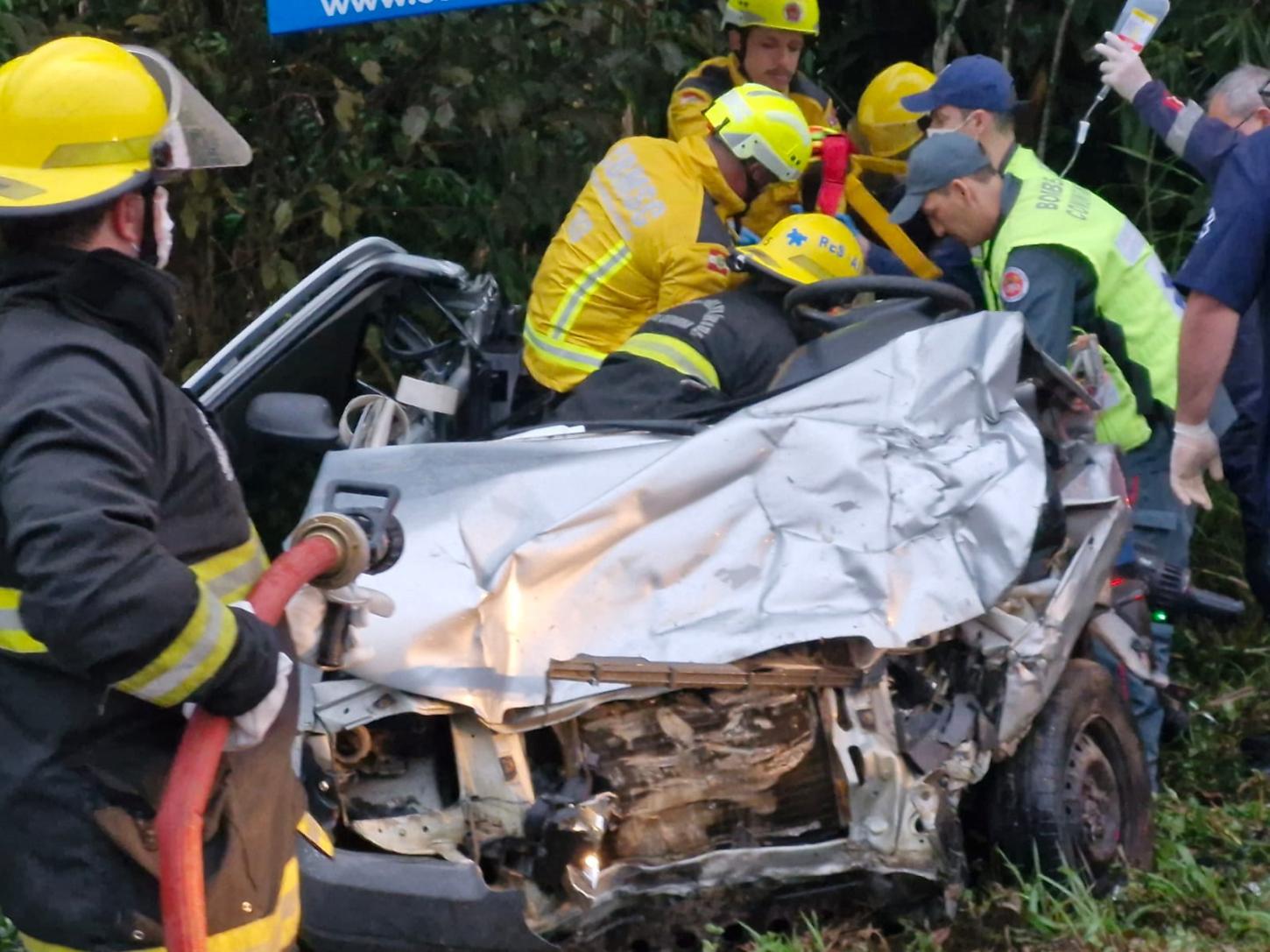 Grave acidente na divisa de Indaial e Timbó