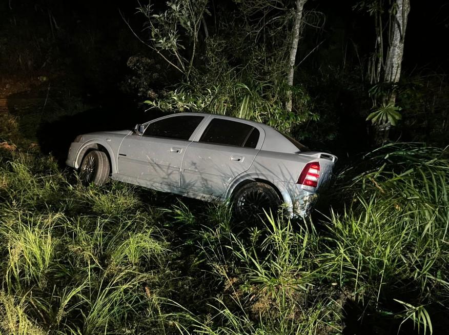 Jovem fica ferido após saída de pista em Dalbergia